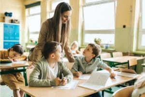 Üniversitelerin öğretmenlik dışı bölümlerinden mezun olan adaylar için pedagojik formasyon