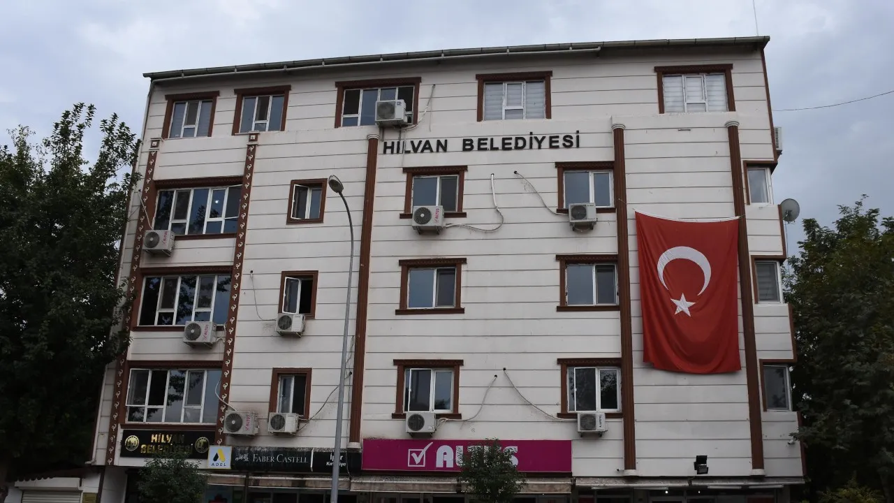 Hilvan Belediyesi Sözleşmeli Personel Alımı Yapacak Şanlıurfa’nın Hilvan Belediyesi, farklı unvanlarda istihdam edilmek üzere sözleşmeli personel