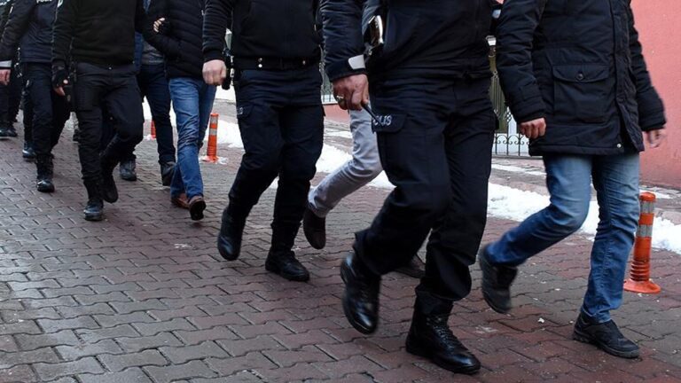 TSK’da FETÖ operasyonu: 36 ilde 56 asker gözaltına alındı