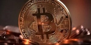 Lider kripto para birimi Bitcoin, 110 bin doları aşarak tarihinin