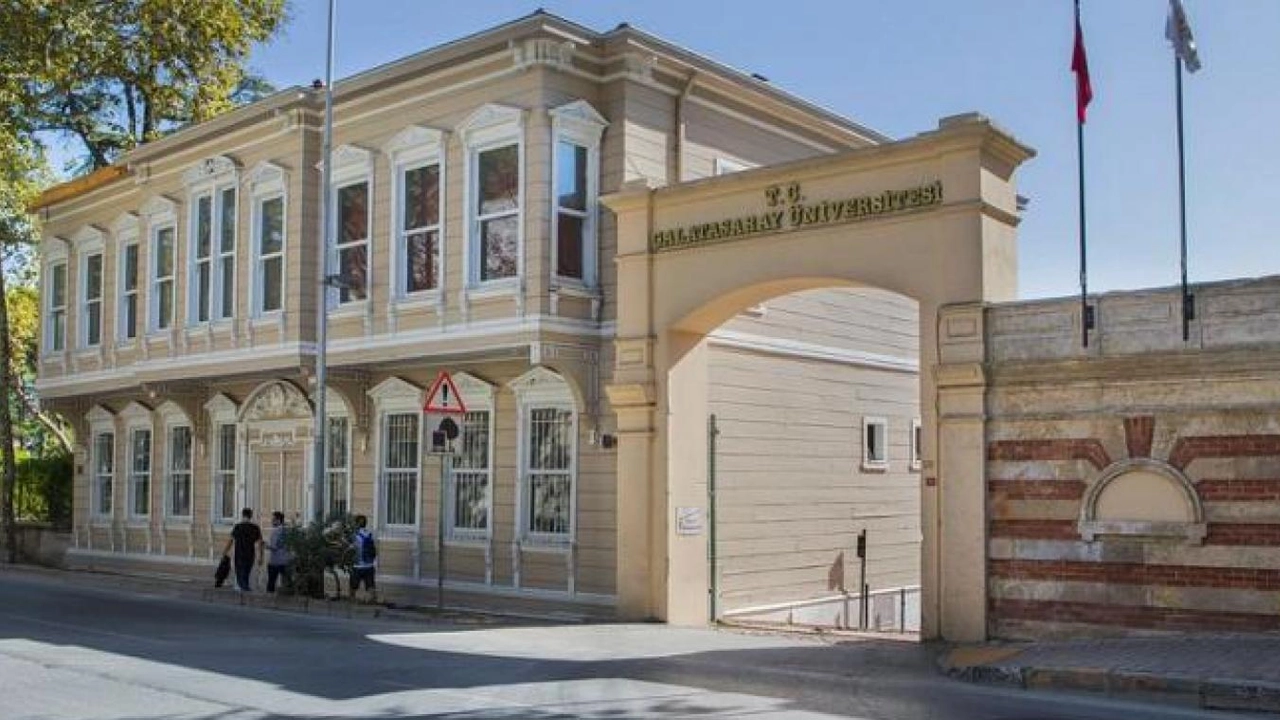 Galatasaray Üniversitesi, farklı unvanlarda toplam 15 sözleşmeli personel alımı yapacağını