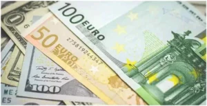 Dövizde Dolar ve Euro, bugün yükseliş eğilimini sürdürerek dikkat çekti.