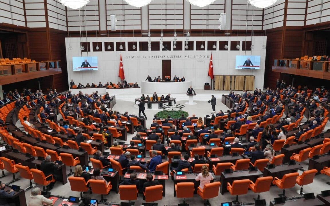 Yeni infaz düzenlemesi ile19 binden fazla mahkûm tahliye edilecek Yeni infaz düzenlemesini içeren 10. Yargı Paketi kapsamında yaklaşık 19