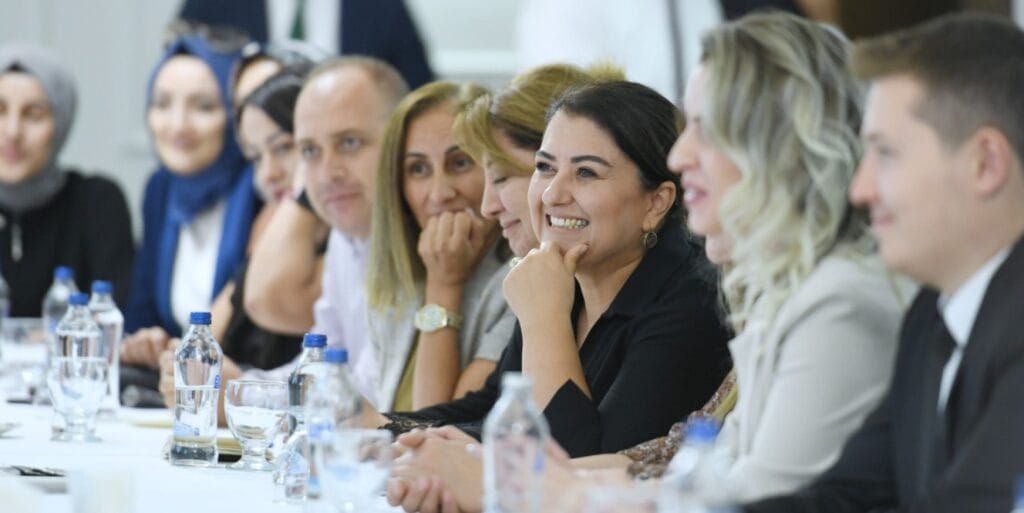 MEB'den öğretmenlere il içi mazeret tayini duyurusu: 2 aşamalı olacak 1 il içi mazeret tayini duyurusu