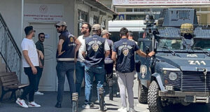 LeMan Dergisi’nde yayımlanan karikatür nedeniyle başlatılan soruşturma kapsamında gözaltına alınan