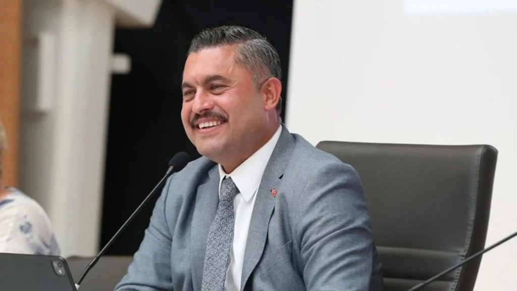 Şile Belediye Başkanı Özgür Kabadayı ve 2 kişi gözaltına alındı 1 Şile Belediye Başkanı Özgür Kabadayı
