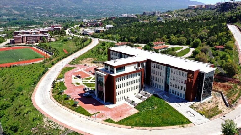 Tokat Gaziosmanpaşa Üniversitesi 54 öğretim üyesi alımı yapacak 9 Tokat Gaziosmanpaşa Üniversitesi
