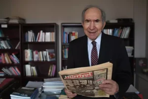 CHP’nin  eski genel başkanlarından gazeteci ve siyasetçi Altan Öymen, İstanbul’da