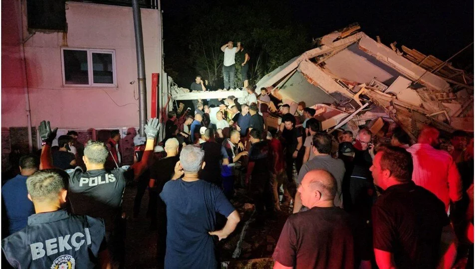 Balıkesir’de 6,1’lik deprem: 1 ölü, 29 yaralı 1 balıkesir
