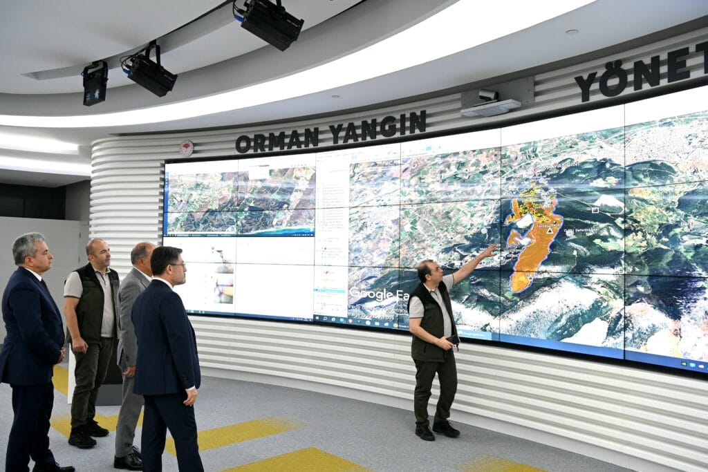 Bakan Yumaklı: 55 Orman Yangınından 45’i Kontrol Altına Alındı 1 orman yangını