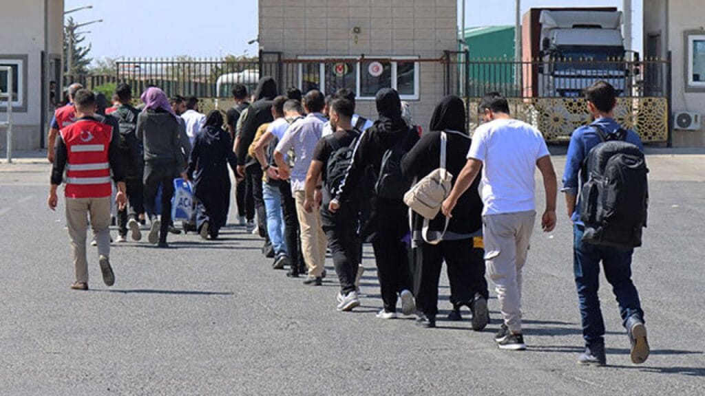 Suriyelilerin gönüllü geri dönüşü 1 milyon 190 bini aştı 1 suriyeliler